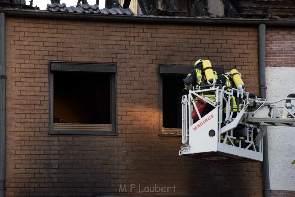 Feuer 2 Vollbrand Reihenhaus Roggendorf Berrischstr P159.JPG - Miklos Laubert